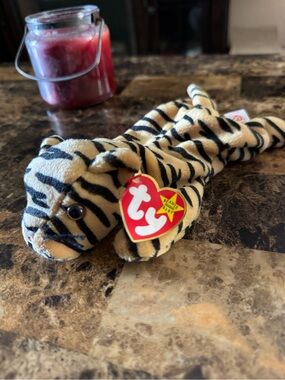 Stripes Ty Beanie Baby Wild Cat 1995